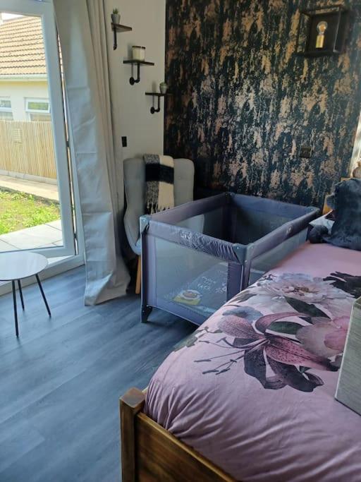 Beautiful Masons Hideaway Studio Apartment Bridgend  Exterior photo